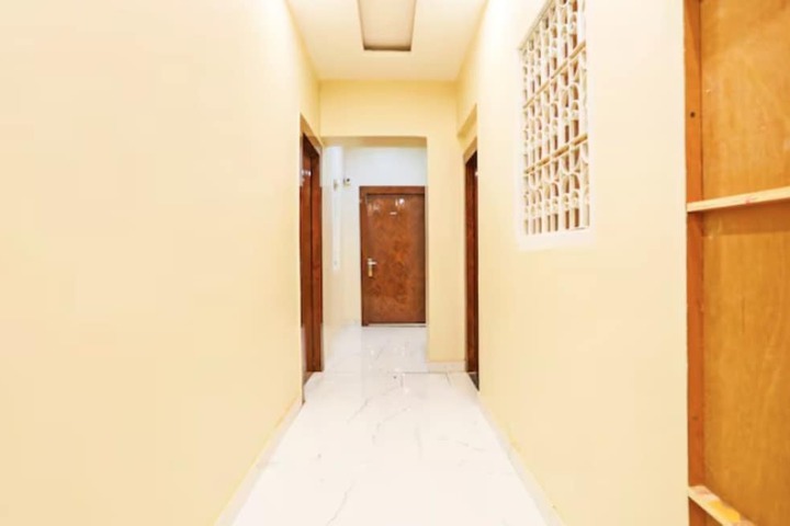 Goroomgo Vrrinda Home Stay Varanasi