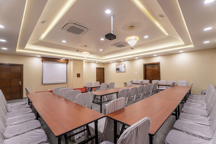 Business Center 80 of 87