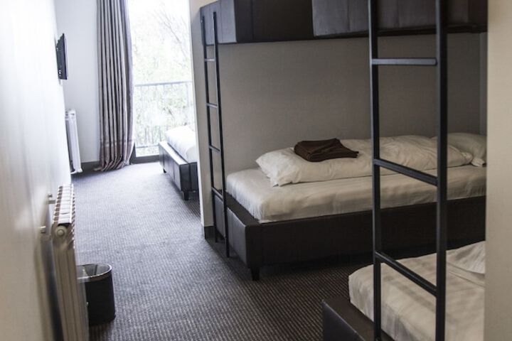 Room 25 of 47