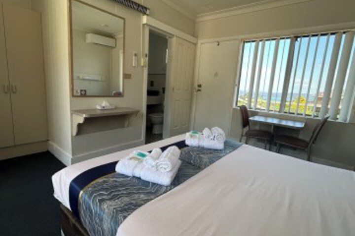 Room 22 of 48