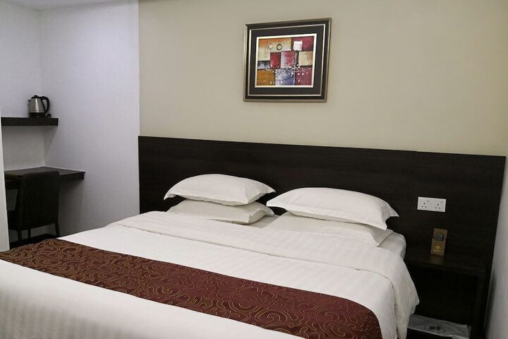 Room 12 of 36