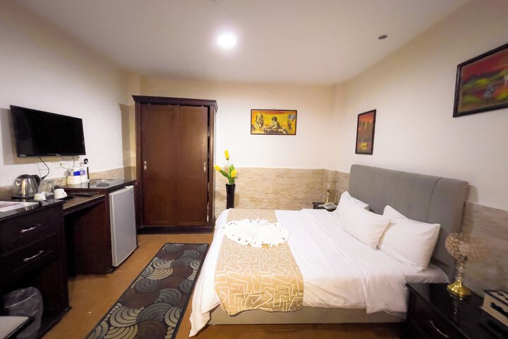 Room 112 of 340