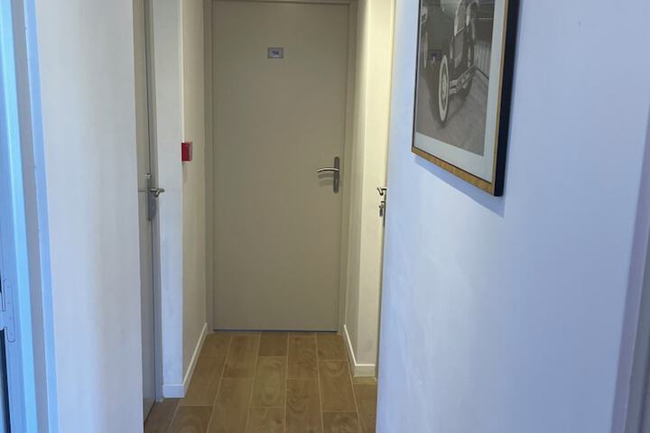 Room 1 of 9