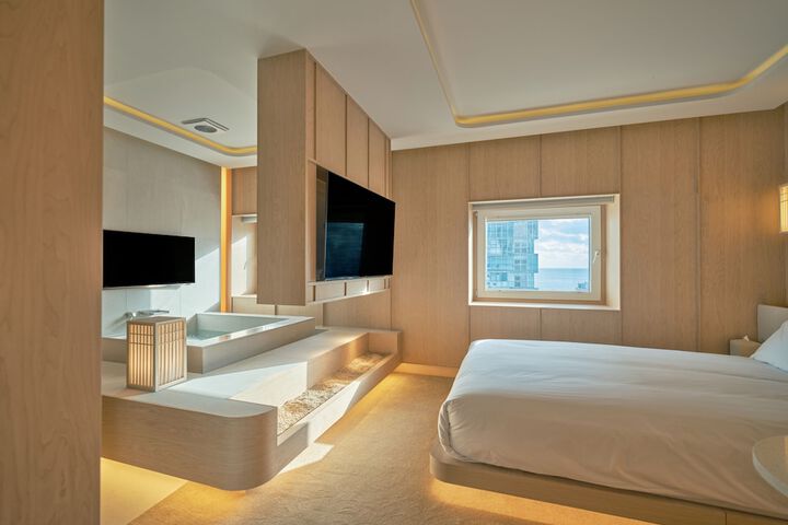 Room 62 of 142