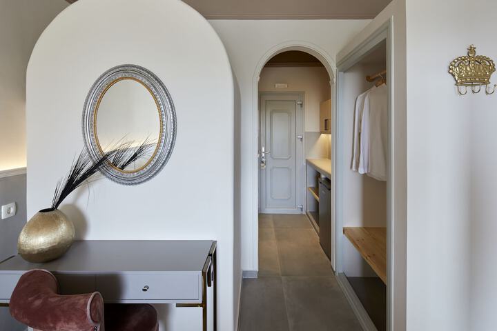 Room 89 of 277