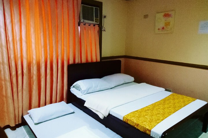 Room 16 of 40
