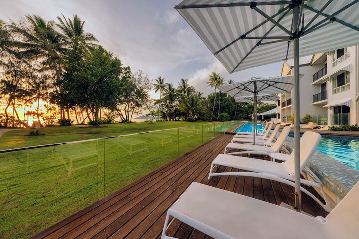 Sundeck 52 of 54