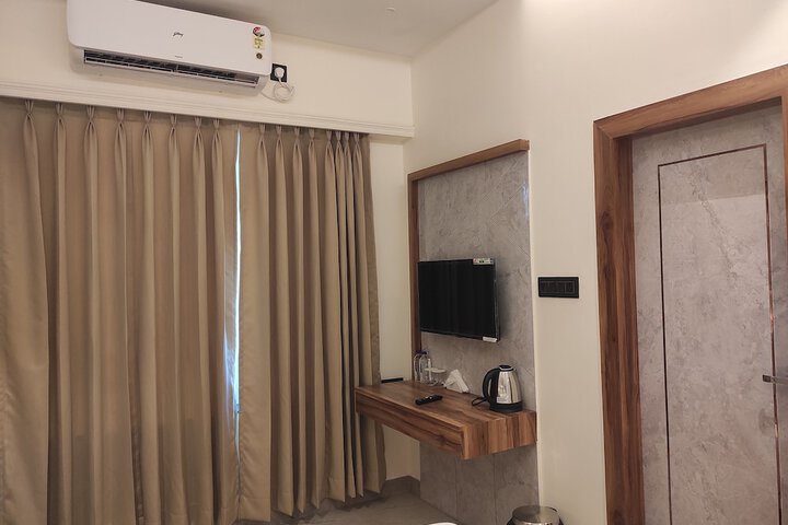 Room 6 of 45