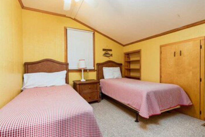 Room 85 of 99
