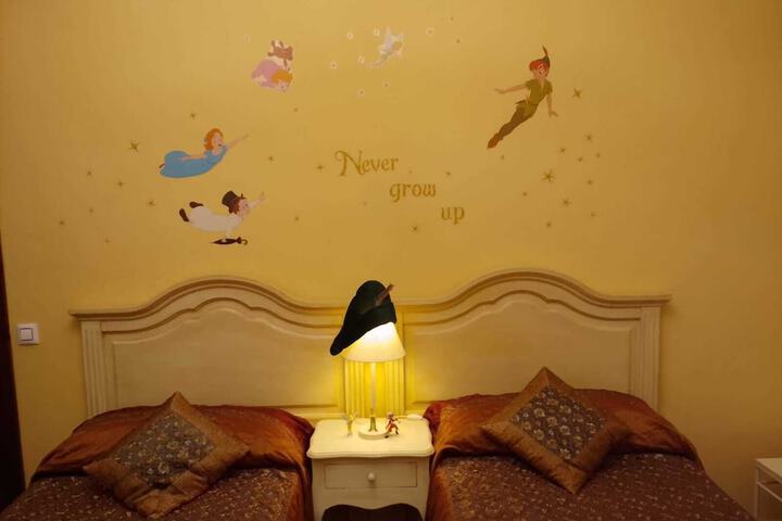 Room 13 of 23