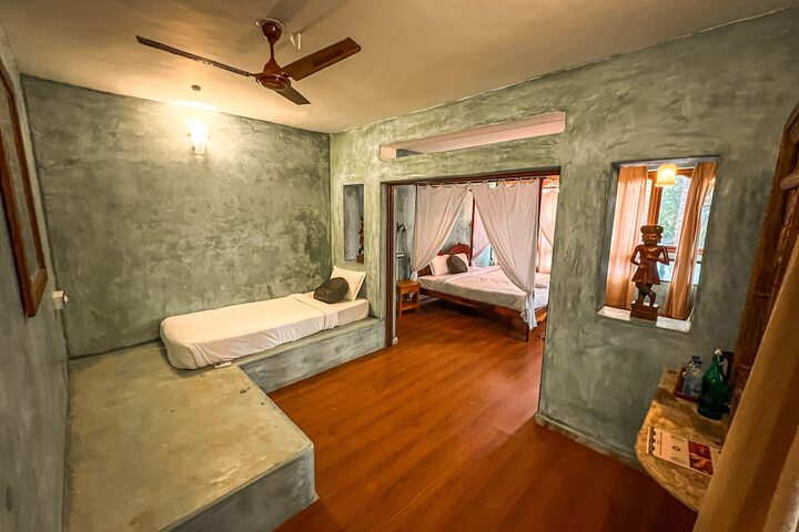 Room 3 of 49