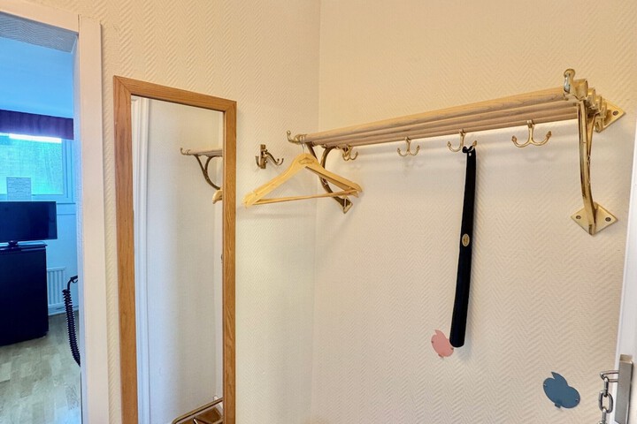 Room 86 of 212