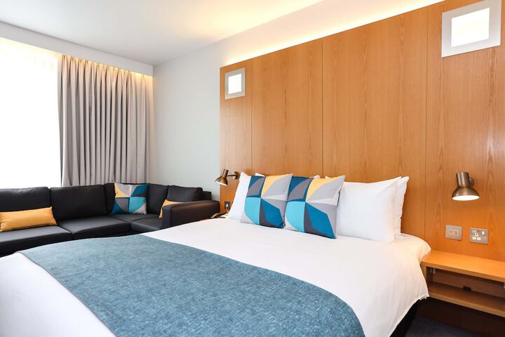 Room 21 of 83