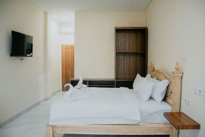Room 9 of 25