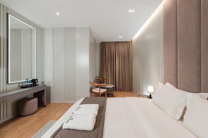 Room 51 of 115