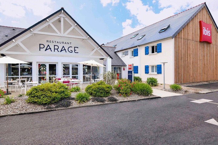 Dining 45 of 56