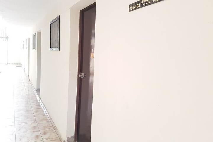 Ballroom/Hall 28 of 40