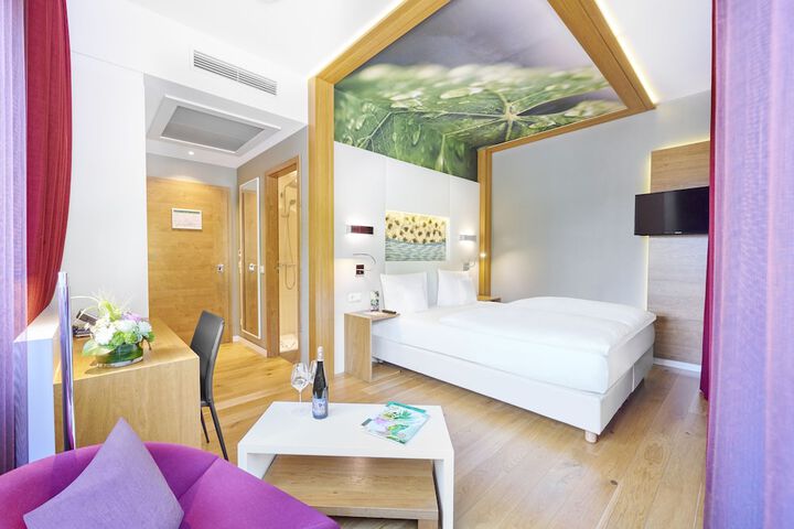 Room 5 of 44