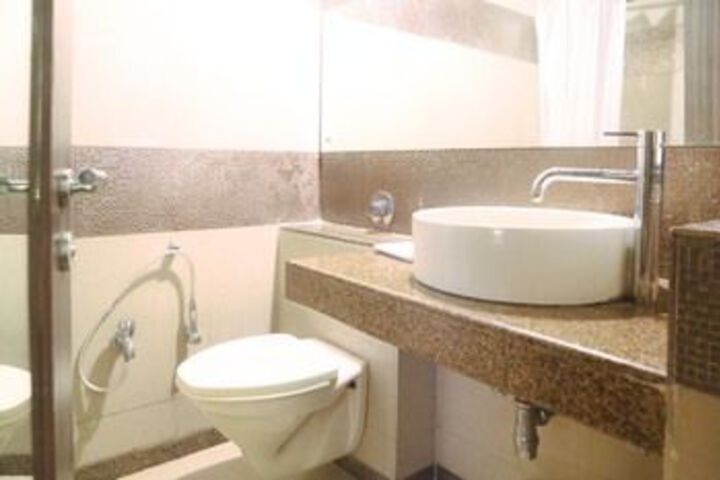Room 2 of 20