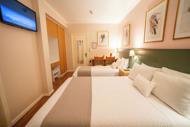 Room 32 of 95