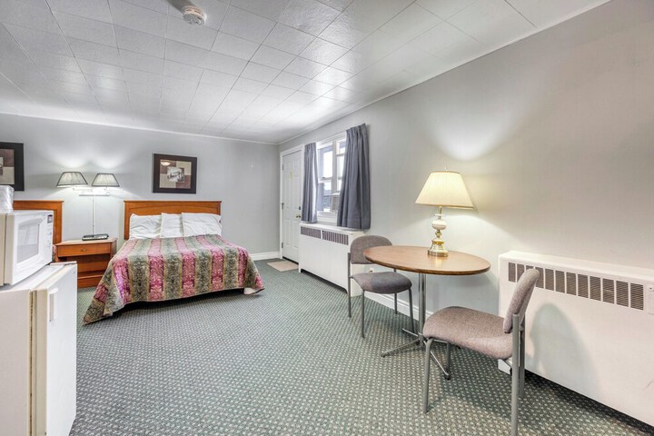Room 3 of 72