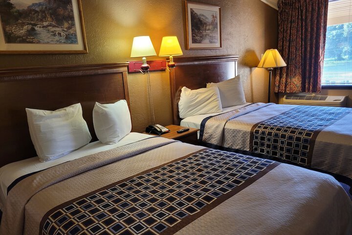 2 Double Beds (7 of 14)