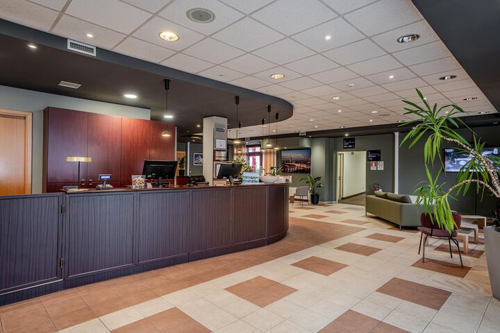 Guest Lobby