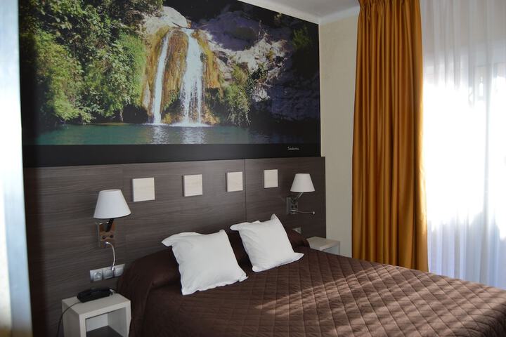 Room 6 of 34