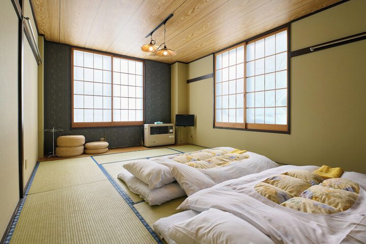 Room 28 of 93