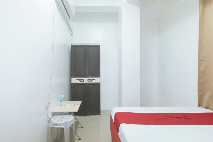 RedDoorz at Najar Residences near NAIA