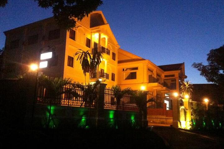 Hotel 1 of 6