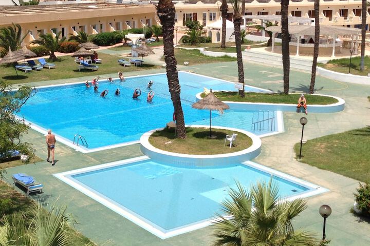 Hotel with Pool