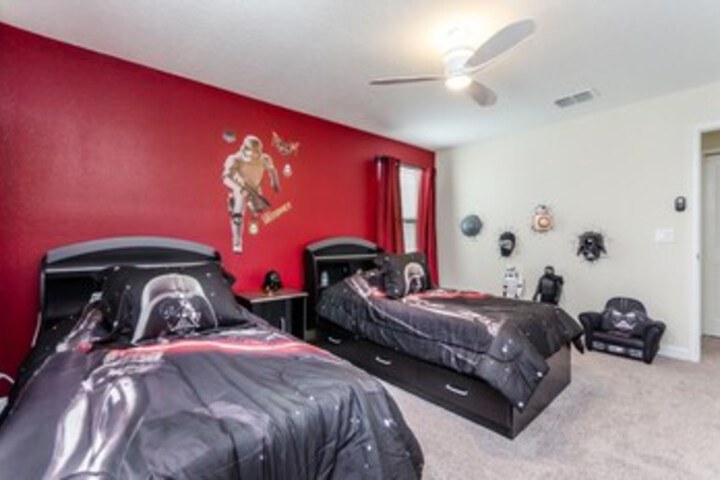 Room 11 of 37