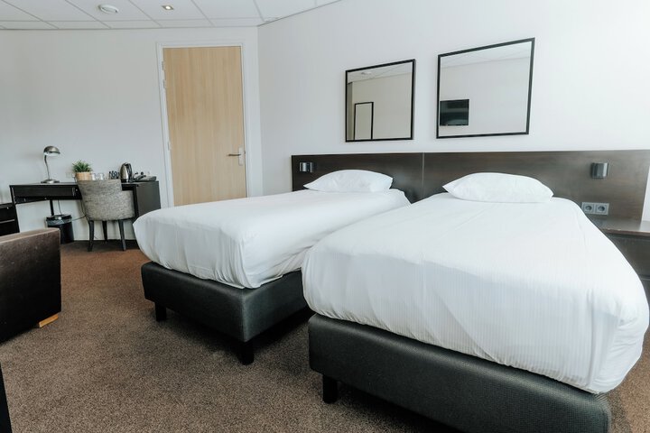 Room 4 of 67