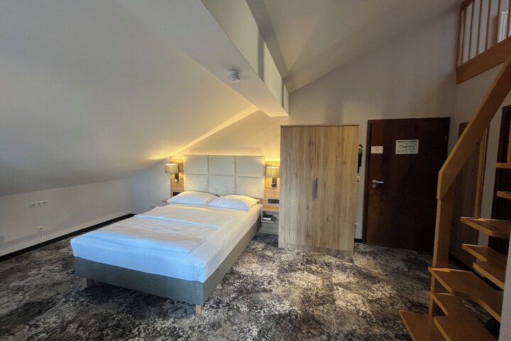 Room 19 of 49