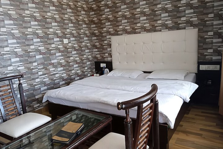 Room 16 of 82