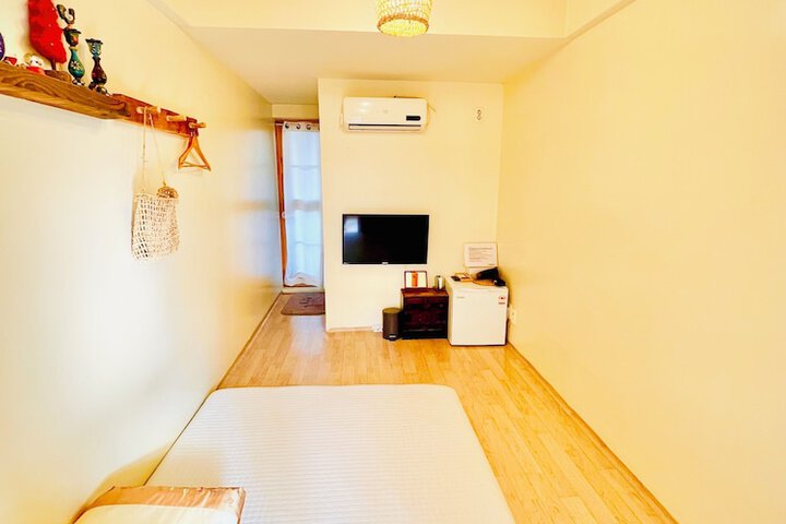 Room 27 of 58