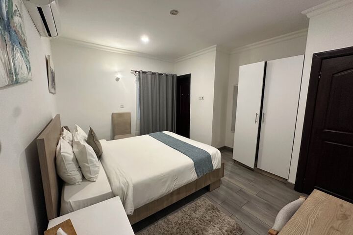 Room 15 of 90