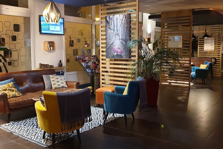 Hotel Lobby