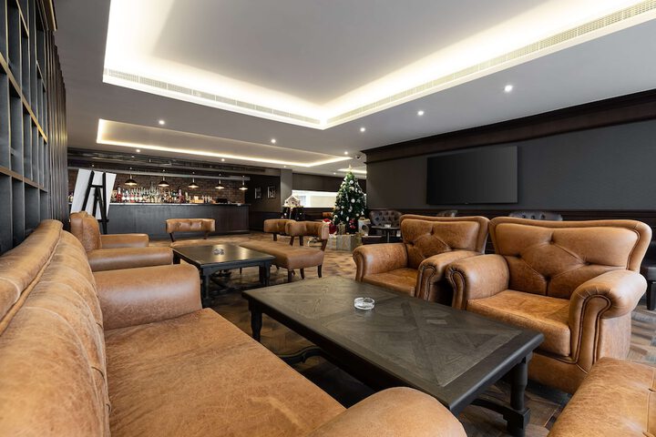 Lounge 156 of 260