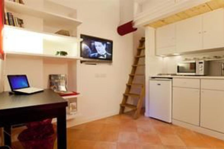 Room 10 of 15