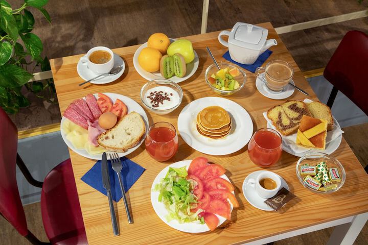 Breakfast/Coffee Service 52 of 63
