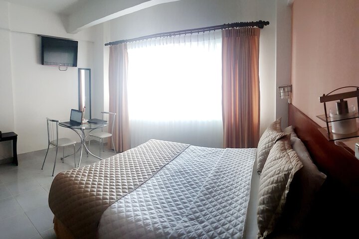 Room 106 of 122