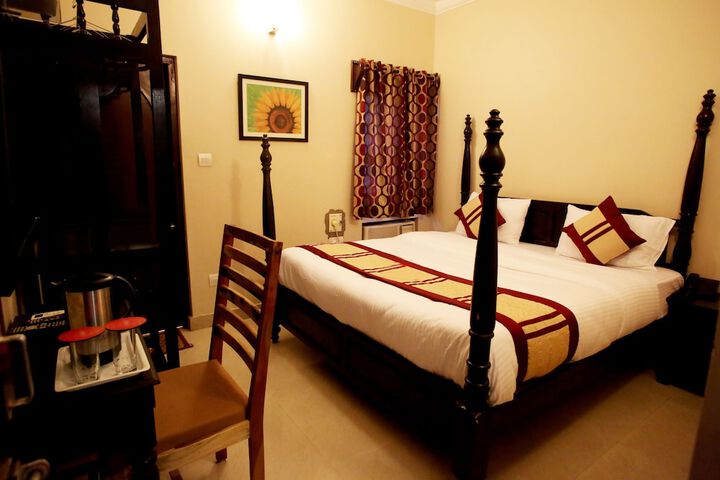 Room 7 of 48