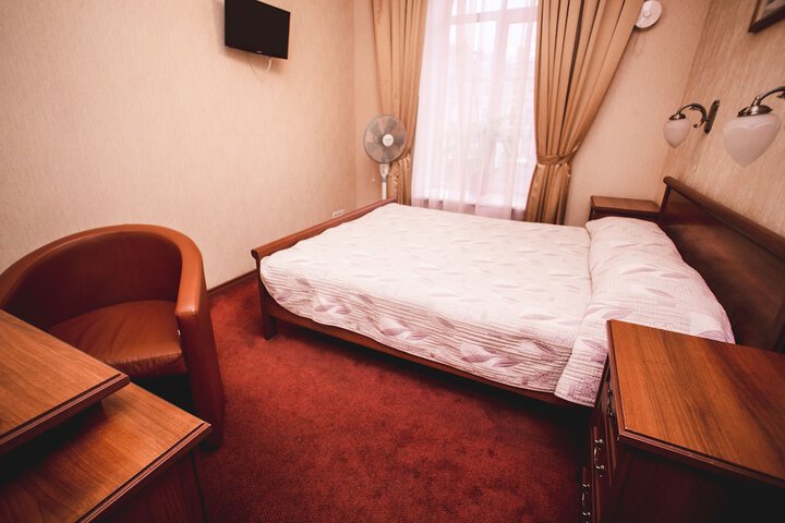 Room 7 of 94