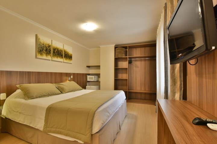 Room 5 of 93