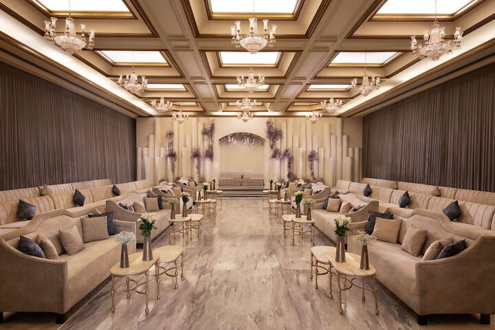 Ballroom/Hall 54 of 69