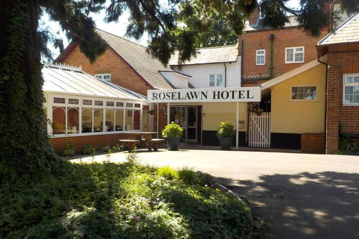 Image of Roselawn Hotel
