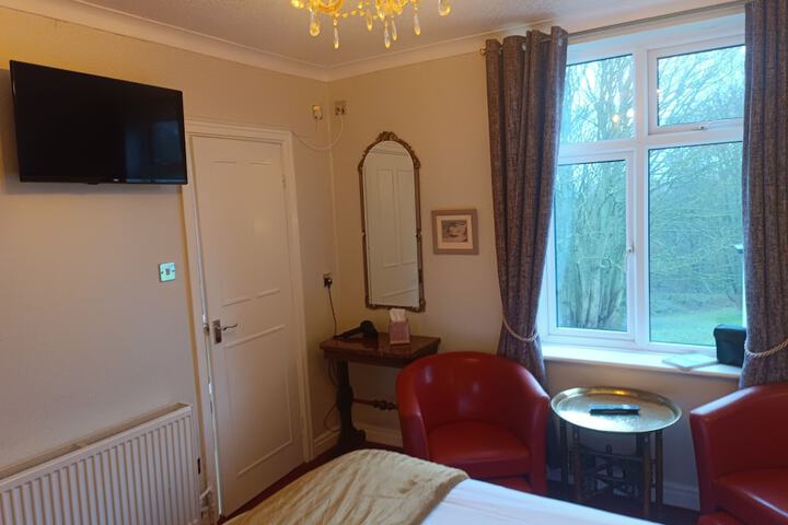 Room 33 of 63
