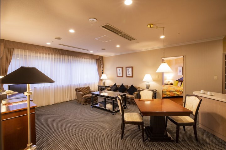 Room 55 of 240